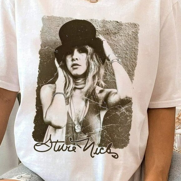 Stevie Nicks Fleetwood Mac 90s Concert Graphic Vintage Rock Band Fan T-Shirt  90 - Picture 2 of 5